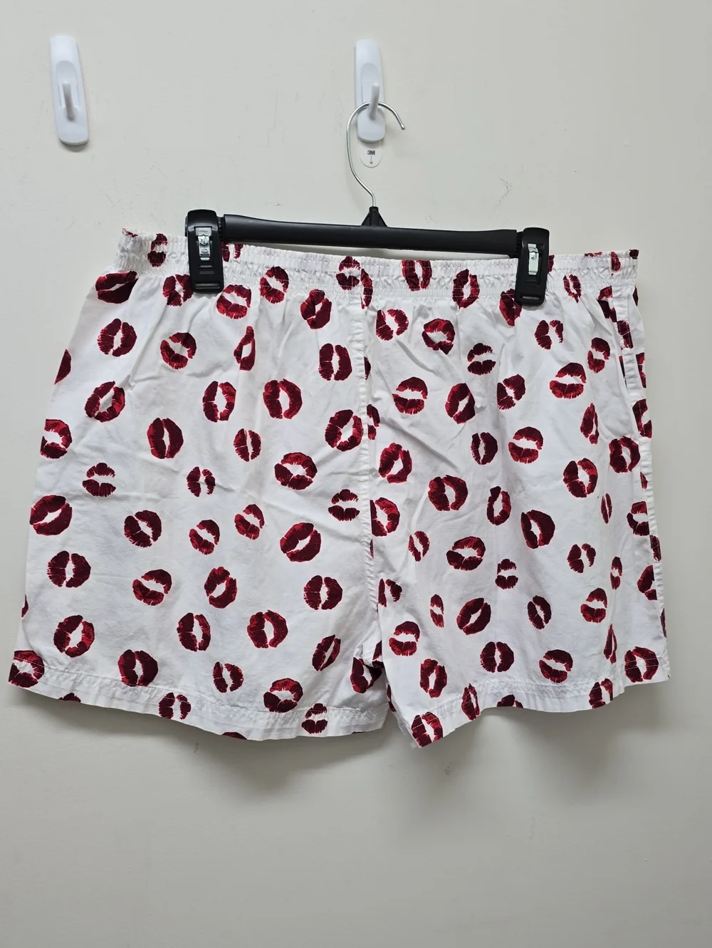 MERONA Men's White Boxer Shorts with Red Lip Print - Size XL